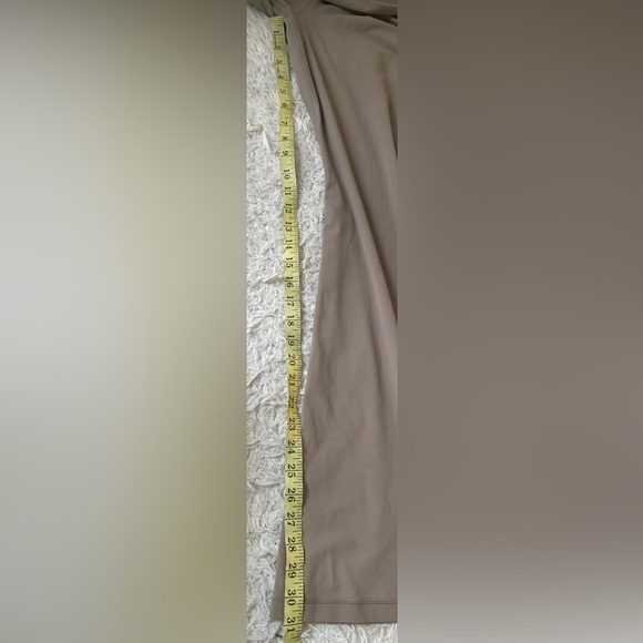 Aritzia Golden BUTTER Cheeky Hi-Rise Flare Legging - Picture 8 of 8